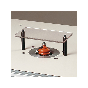 С данным столом могут использоваться фрезеры с расстоянием между крепёжными отверстиями на подошве не менее 125 мм.