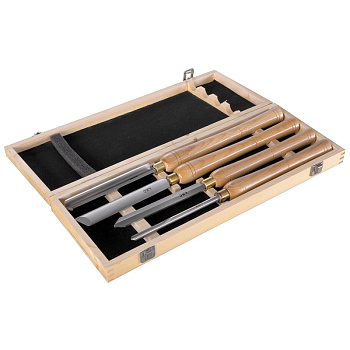 Длинные рукояти резцов  выполнены из ясеня