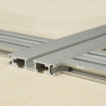 WOODWORK T-track 73х14 мм TR73 с внутренним угловым соединителем