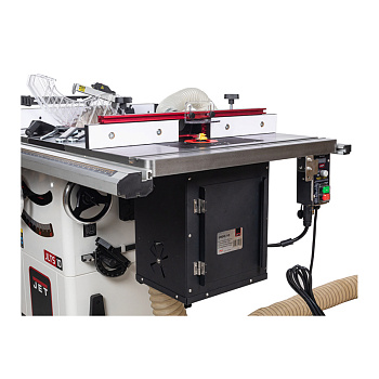 металлический корпус мотора выполнен в форме цилиндра, имеющего стандартные габариты для подобных устройство